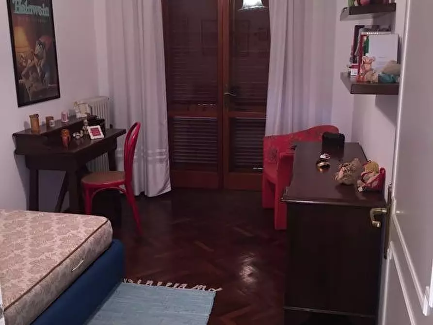 Immagine 5 di Villa in vendita  a Massa