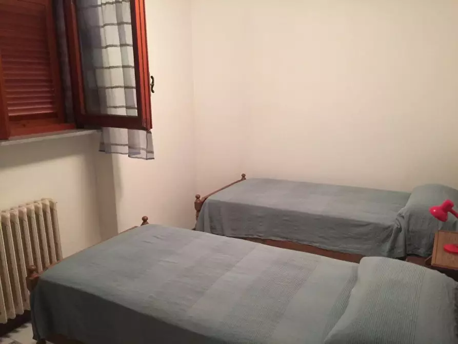 Immagine 13 di Villa in vendita  a Massa