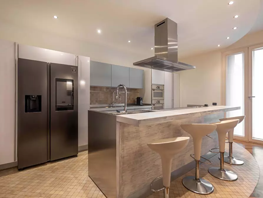 Immagine 32 di Villa in vendita  a Cascina