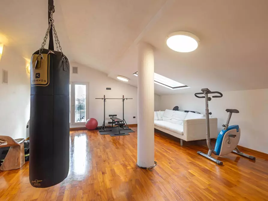 Immagine 58 di Villa in vendita  a Cascina