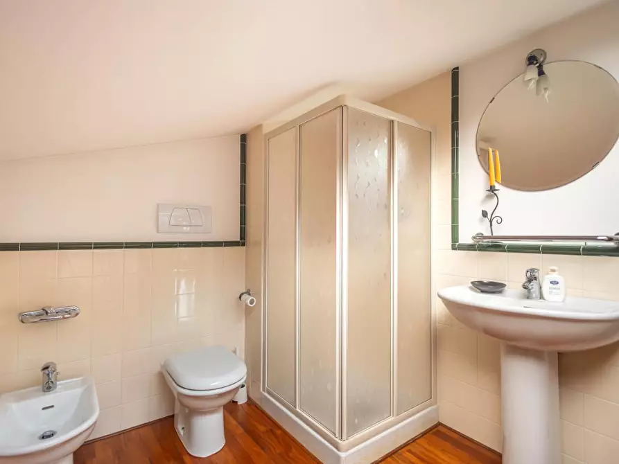 Immagine 57 di Villa in vendita  a Cascina