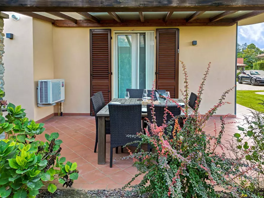 Immagine 20 di Villa in vendita  a Cascina