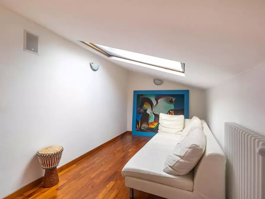 Immagine 59 di Villa in vendita  a Cascina