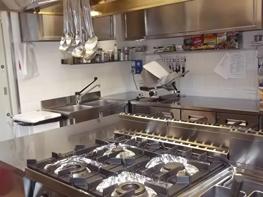 Immagine 11 di Bar / Ristorante in vendita  a Crespina Lorenzana