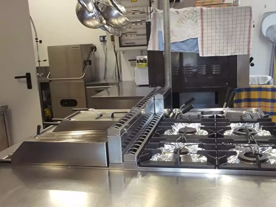 Immagine 5 di Bar / Ristorante in vendita  a Crespina Lorenzana