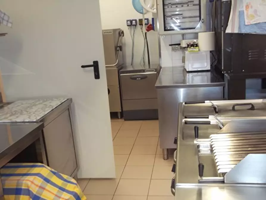 Immagine 8 di Bar / Ristorante in vendita  a Crespina Lorenzana