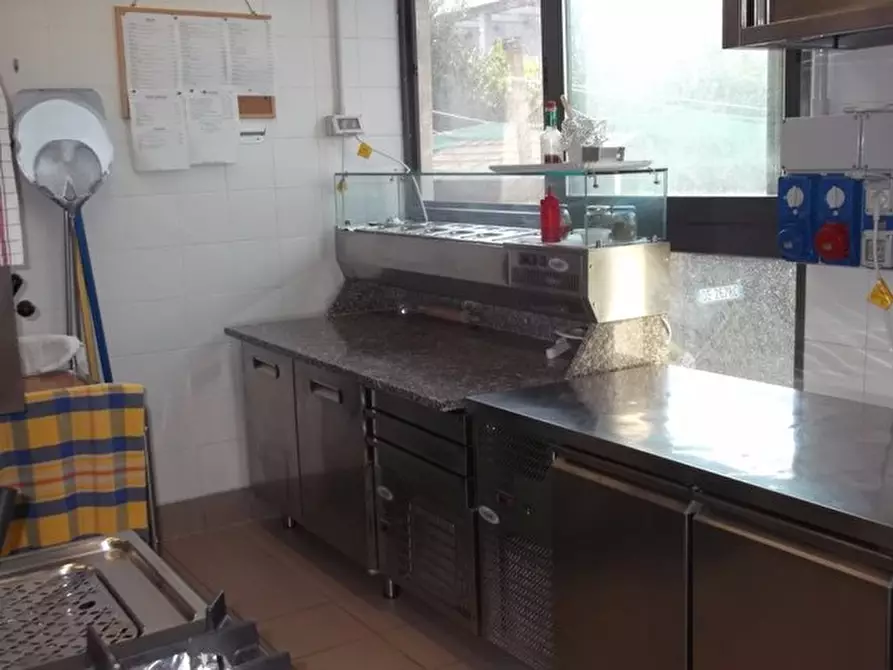 Immagine 9 di Bar / Ristorante in vendita  a Crespina Lorenzana