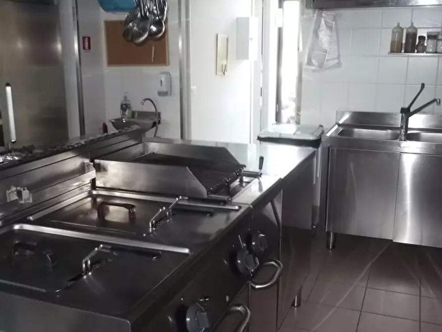 Immagine 7 di Bar / Ristorante in vendita  a Crespina Lorenzana