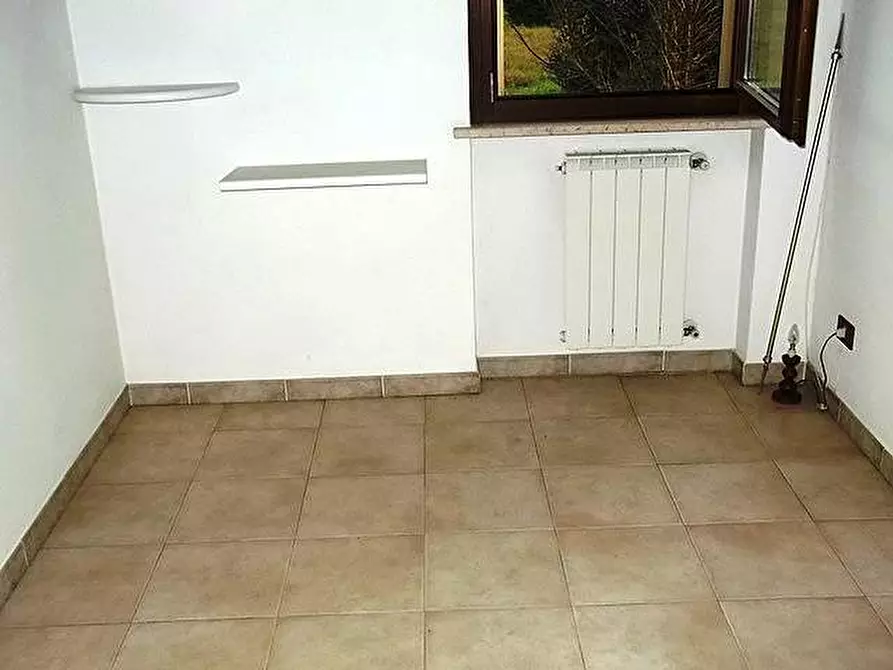 Immagine 10 di Appartamento in vendita  a Vecchiano