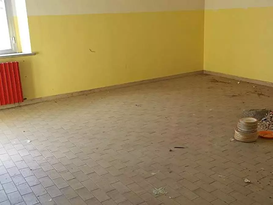 Immagine 2 di Palazzo in vendita  a San Giuliano Terme