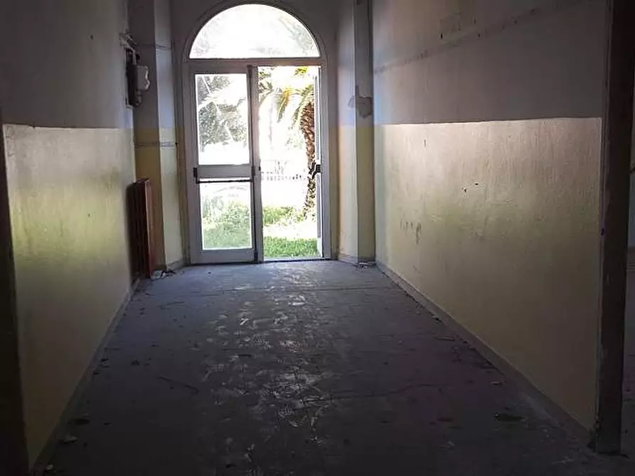 Immagine 3 di Palazzo in vendita  a San Giuliano Terme