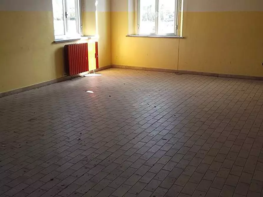 Immagine 8 di Palazzo in vendita  a San Giuliano Terme