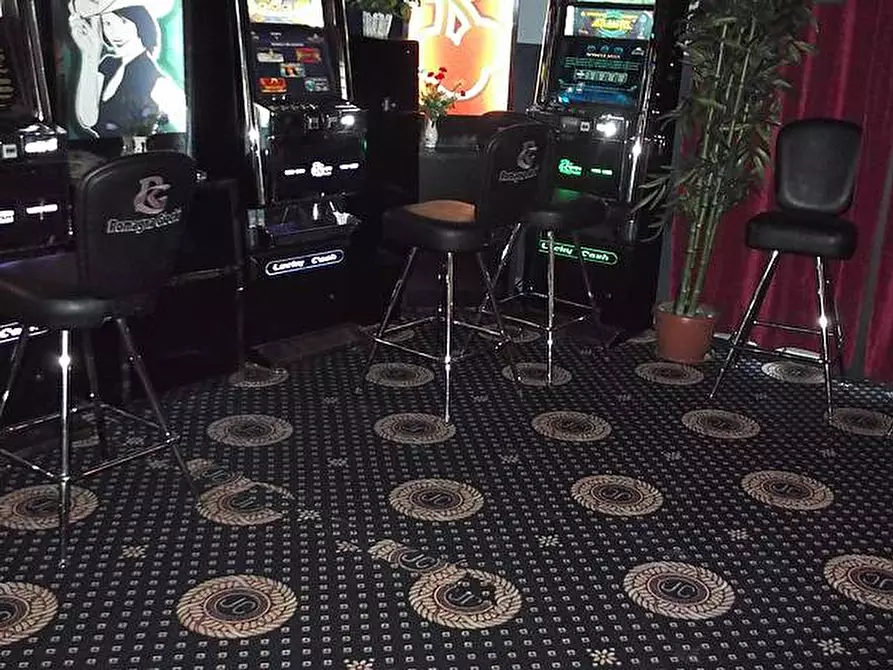 Immagine 4 di Locale commerciale in vendita  a Pisa