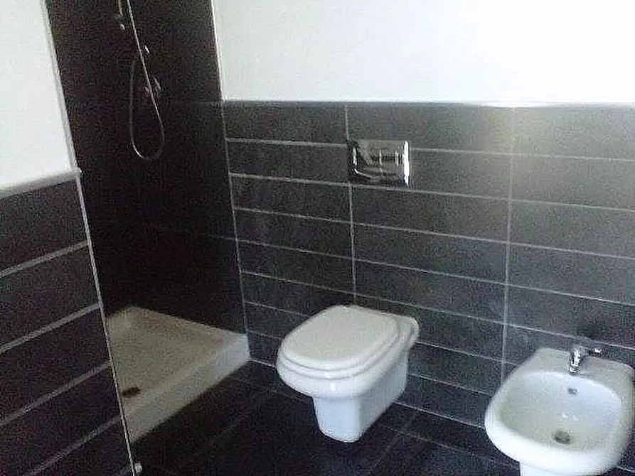 Immagine 4 di Ufficio in vendita  a Pisa