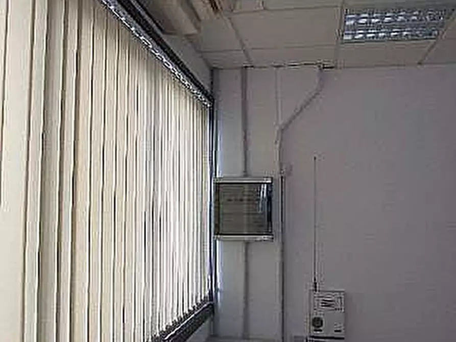 Immagine 7 di Locale commerciale in vendita  a Pisa