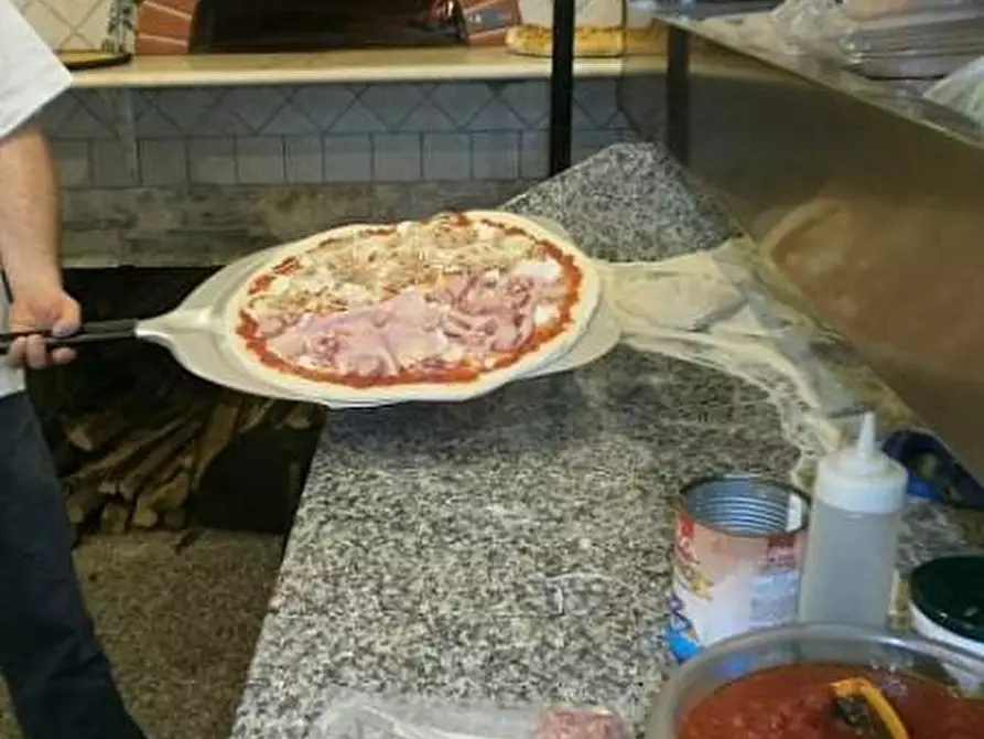 Immagine 8 di Bar / Ristorante in vendita  a Cascina