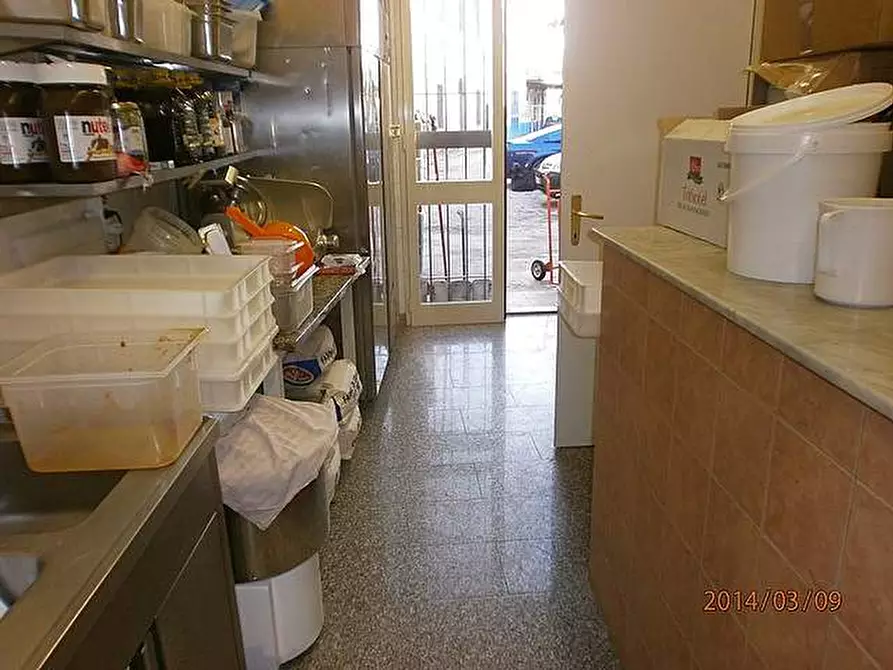 Immagine 4 di Bar / Ristorante in vendita  a Cascina