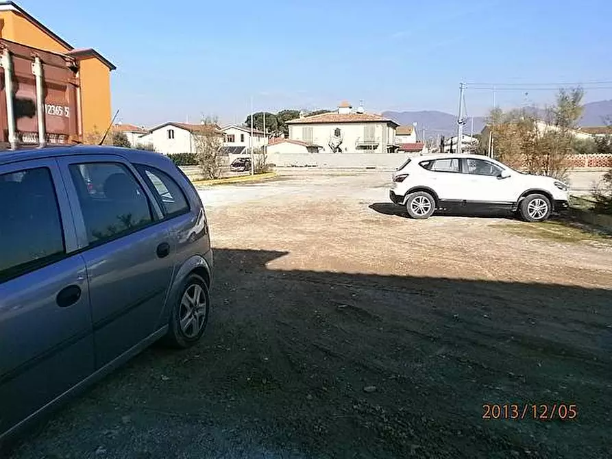 Immagine 2 di Locale commerciale in affitto  a Cascina