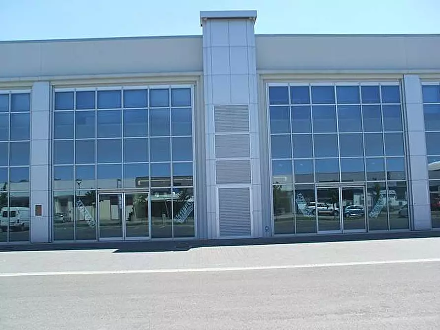 Immagine 2 di Laboratorio in vendita  a Calcinaia