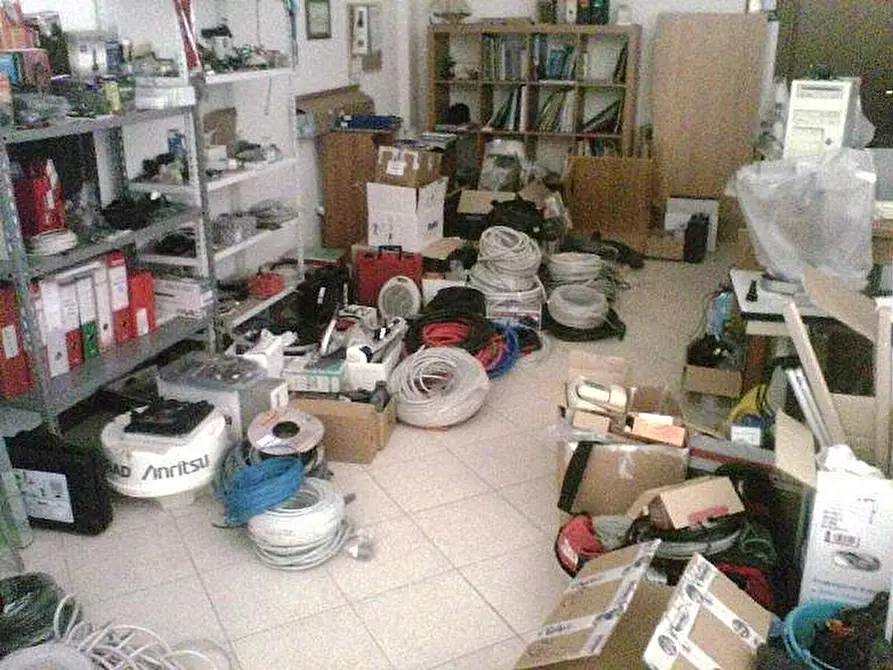 Immagine 3 di Ufficio in vendita  a Cascina