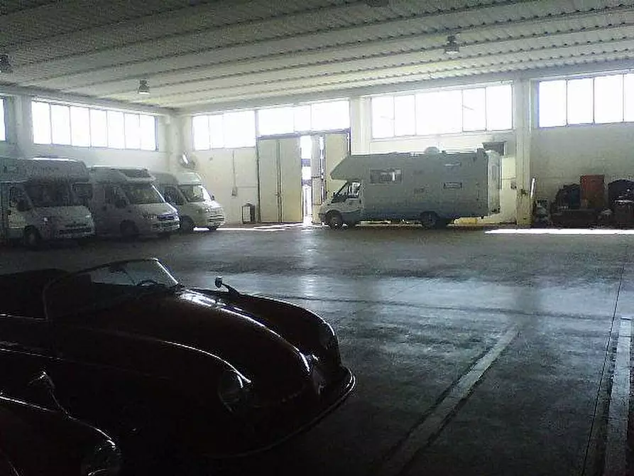 Immagine 1 di Capannone industriale in vendita  a Cascina