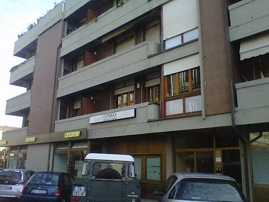 Immagine 2 di Ufficio in vendita  a Pontedera