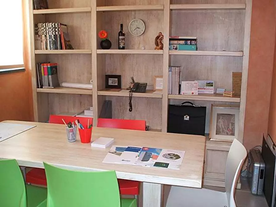 Immagine 6 di Ufficio in affitto  a Bientina