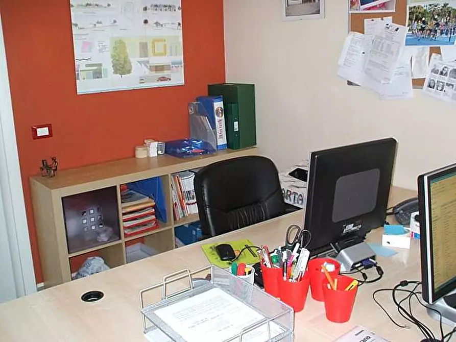 Immagine 5 di Ufficio in affitto  a Bientina
