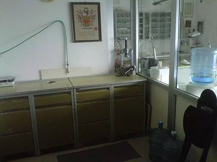 Immagine 6 di Locale commerciale in vendita  a Cascina