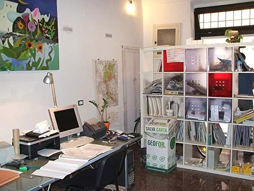 Immagine 4 di Locale commerciale in vendita  a Pisa