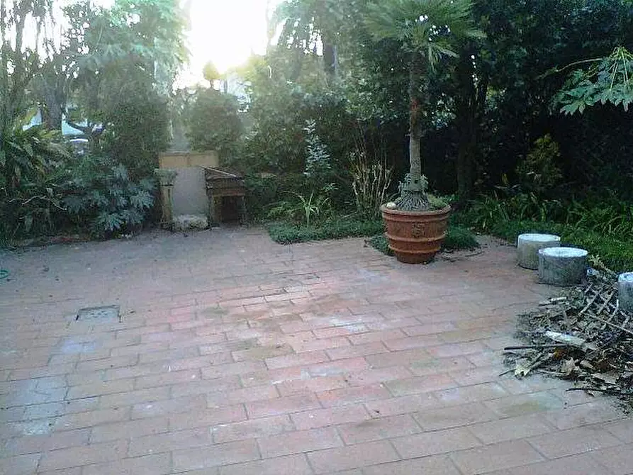 Immagine 3 di Villa in vendita  a San Giuliano Terme