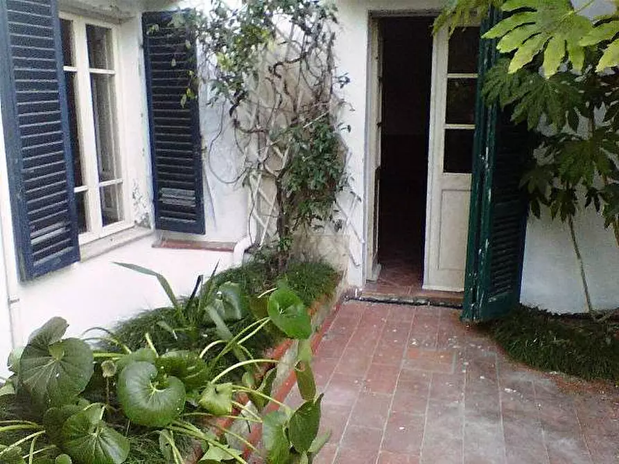 Immagine 2 di Villa in vendita  a San Giuliano Terme