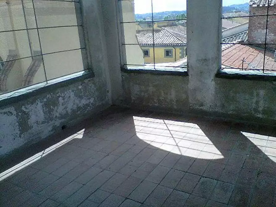 Immagine 9 di Palazzo in vendita  a Castelfranco Di Sotto