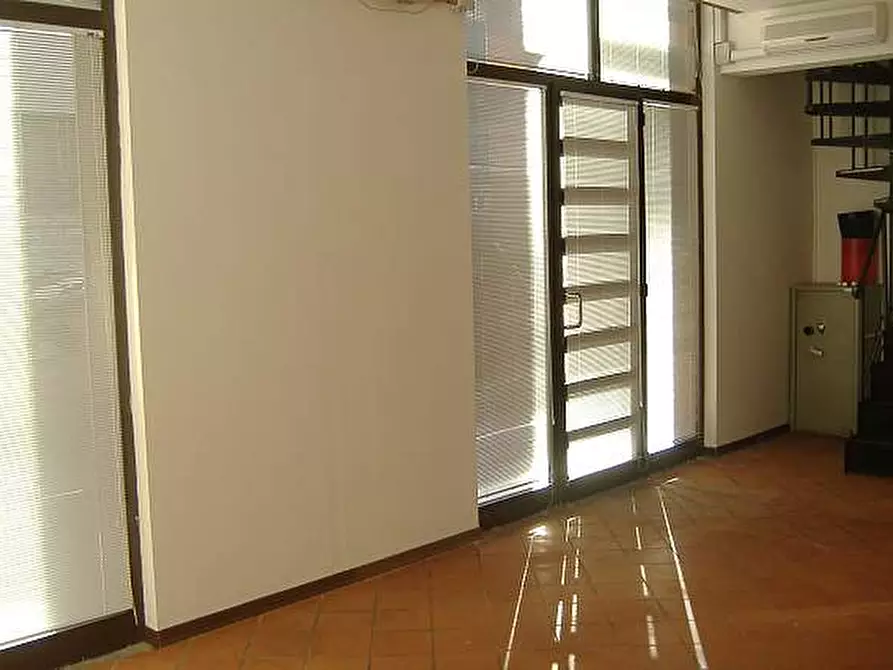 Immagine 3 di Ufficio in affitto  a Pisa