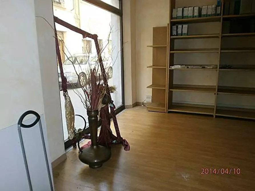 Immagine 5 di Locale commerciale in affitto  a Buti