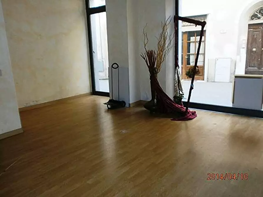 Immagine 7 di Locale commerciale in vendita  a Buti