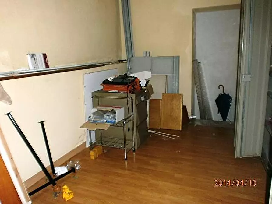 Immagine 4 di Locale commerciale in vendita  a Buti