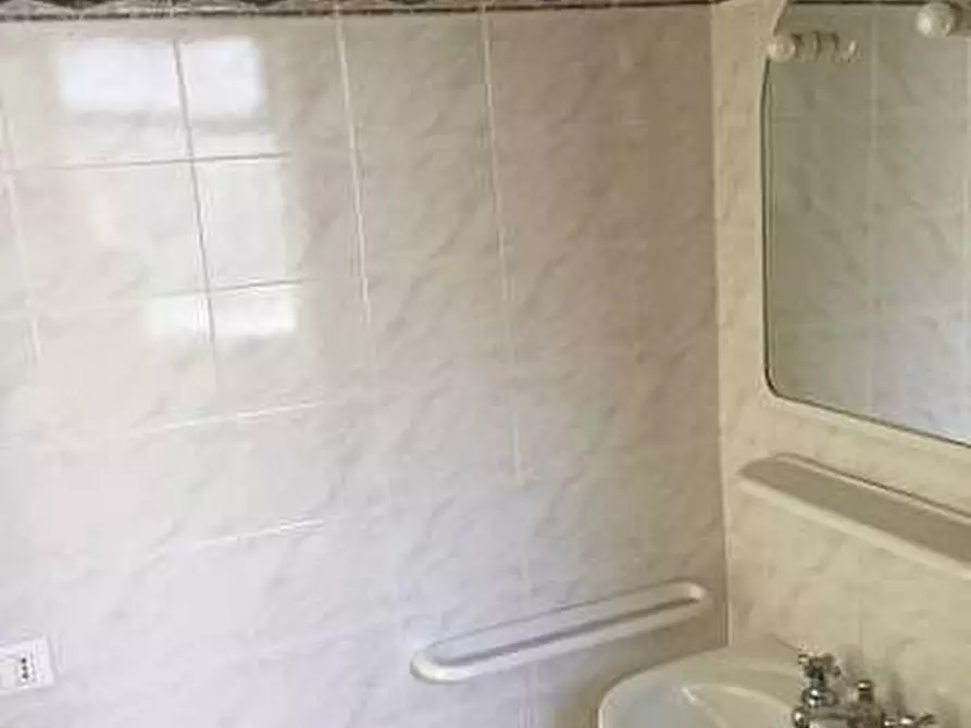 Immagine 4 di Locale commerciale in vendita  a Castelfranco Di Sotto