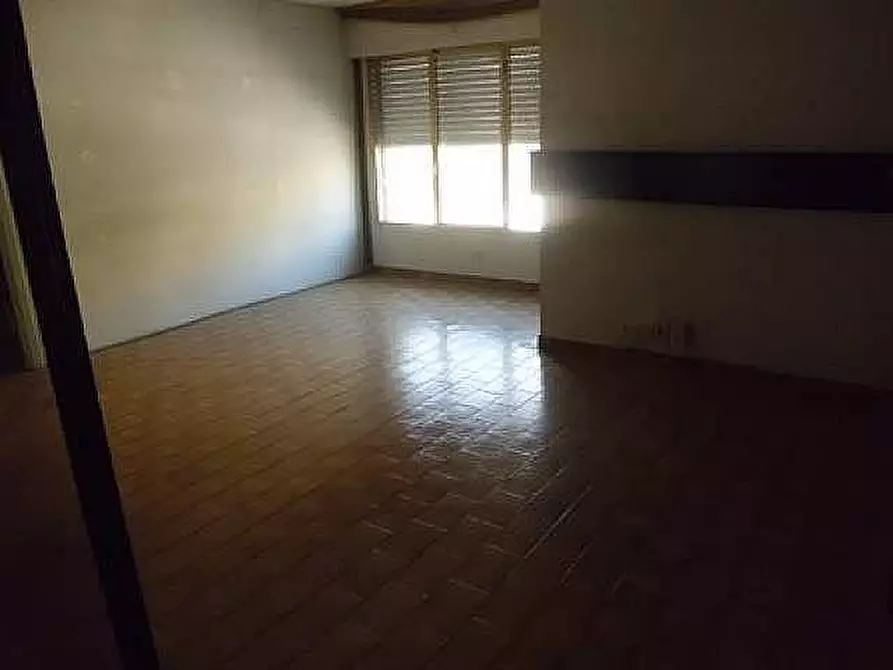 Immagine 6 di Locale commerciale in vendita  a Pontedera