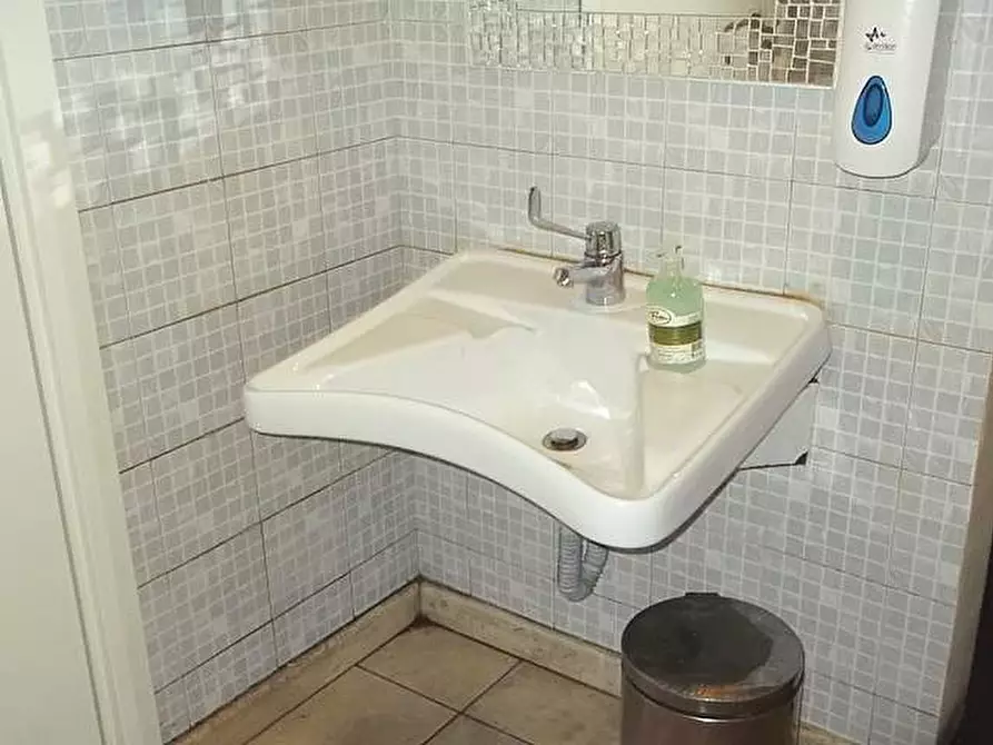 Immagine 3 di Bar / Ristorante in vendita  a Viareggio