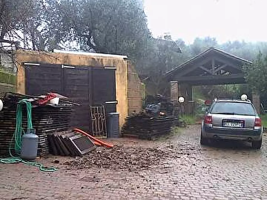 Immagine 16 di Casa colonica in vendita  a Montopoli In Val D'arno