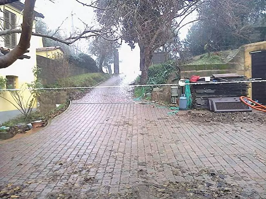 Immagine 15 di Casa colonica in vendita  a Montopoli In Val D'arno