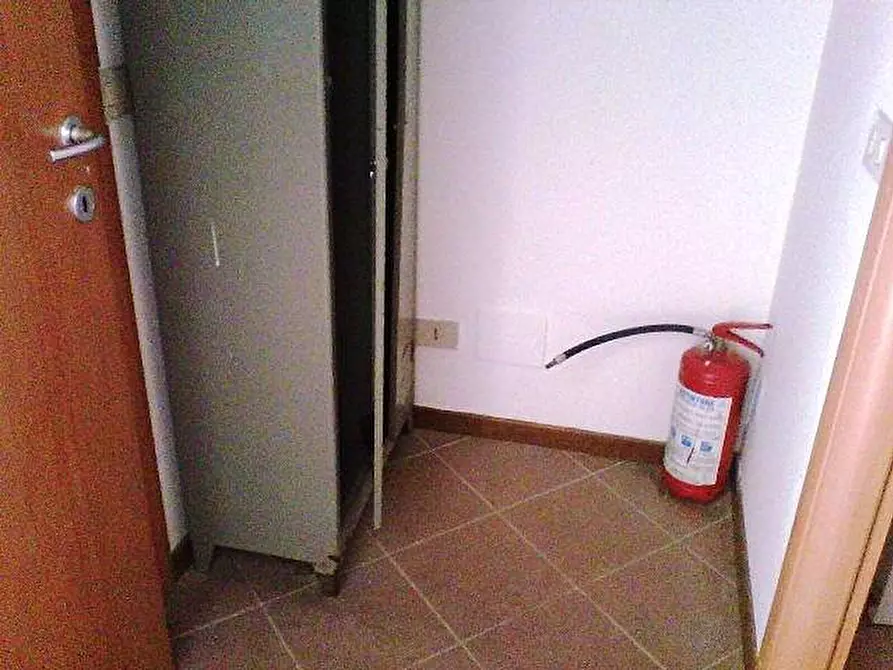 Immagine 5 di Locale commerciale in affitto  a Pisa