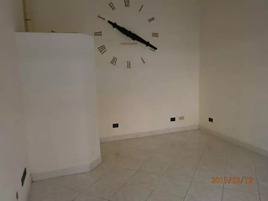 Immagine 2 di Locale commerciale in vendita  a Pisa