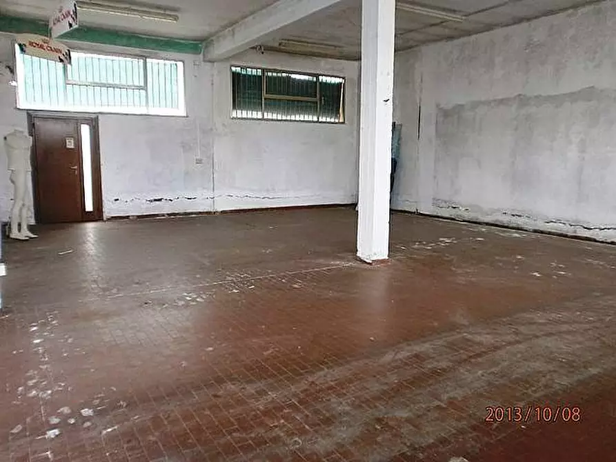 Immagine 7 di Locale commerciale in affitto  a Vicopisano