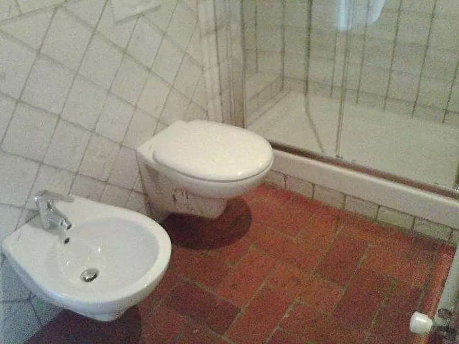 Immagine 17 di Appartamento in affitto  a Cascina