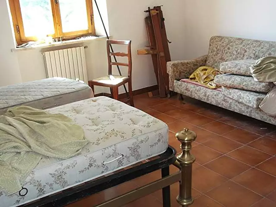 Immagine 11 di Locale commerciale in vendita  a Casciana Terme Lari