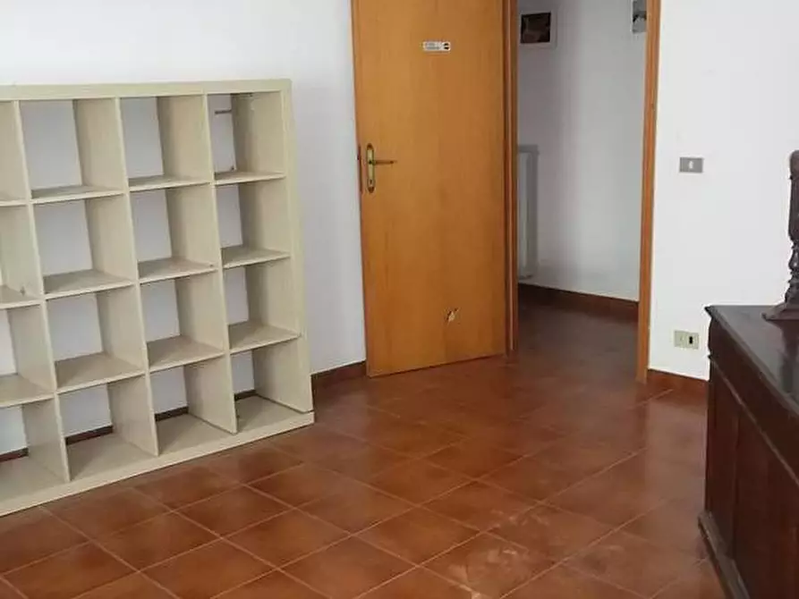 Immagine 7 di Locale commerciale in vendita  a Casciana Terme Lari