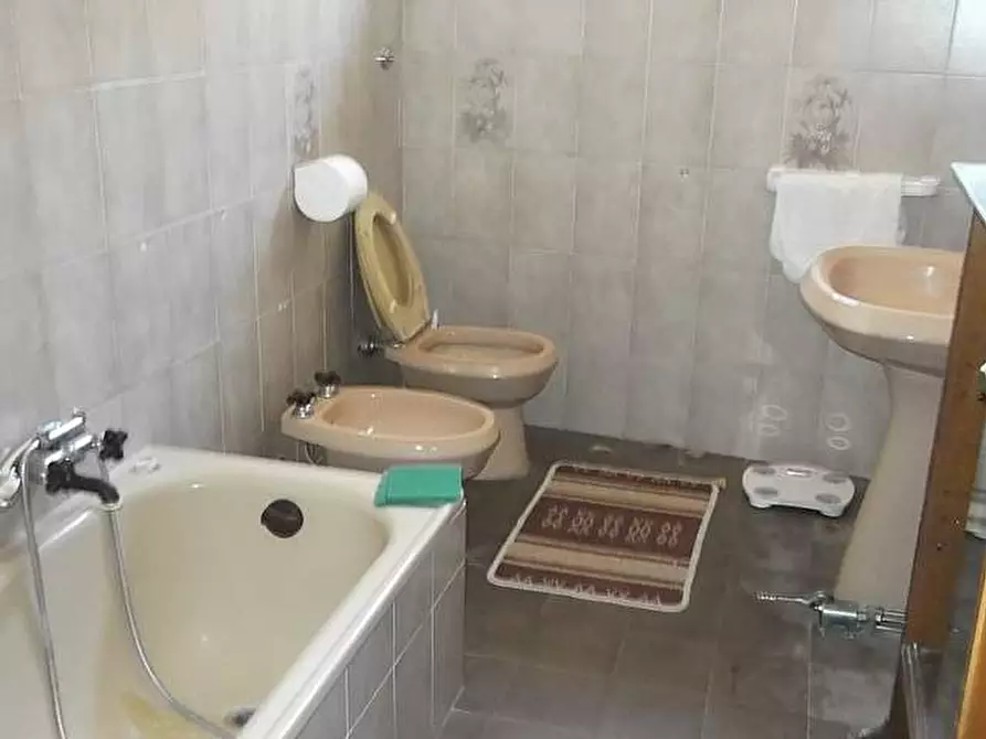 Immagine 10 di Locale commerciale in vendita  a Casciana Terme Lari