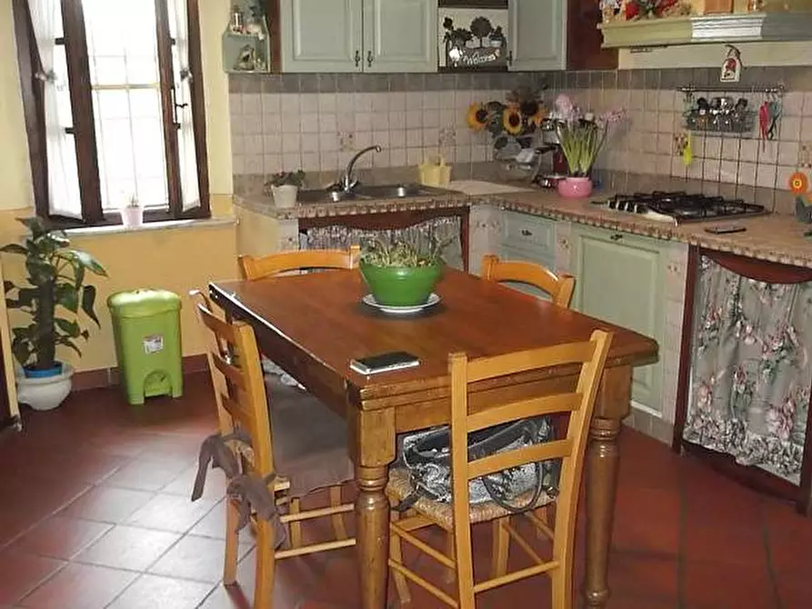 Immagine 9 di Rustico / casale in vendita  a Crespina Lorenzana